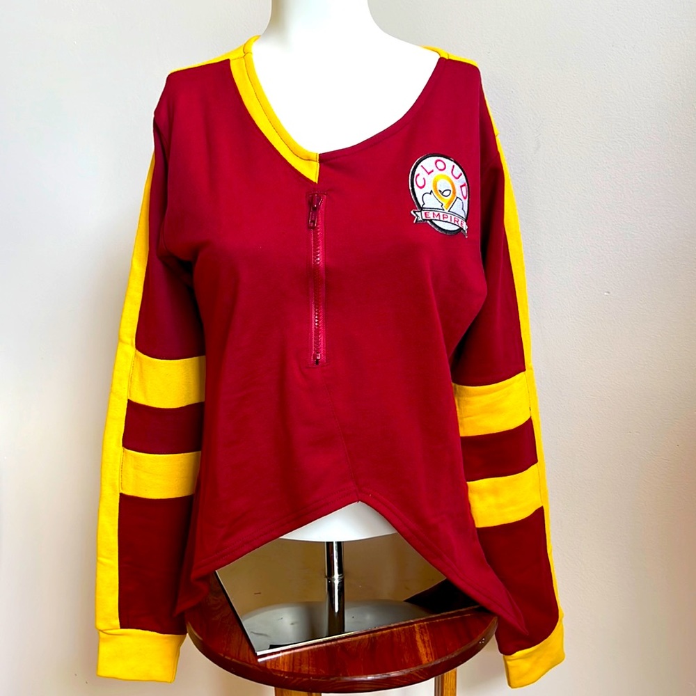 Cloud 9 sweatshirt with zippered detail NWOT